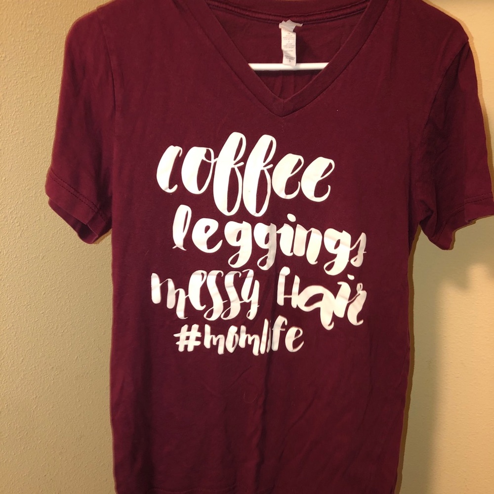 Red Coffee Leggings Messy hair t-shirt